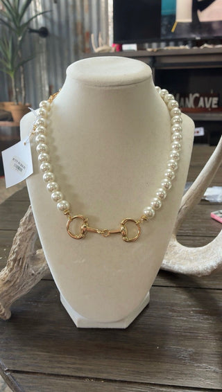 Meghan Browne Betty Pearl Necklace