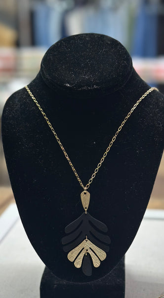 Meghan Browne Fulta Black Necklace